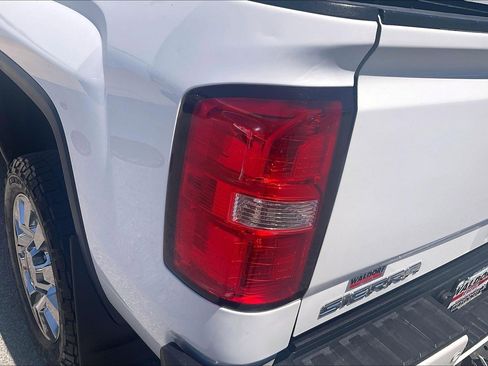 Used 2016 GMC Sierra 2500 Denali w/ Duramax Plus Package AWD/4WD image 34