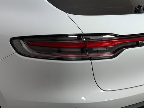 Certified 2026 Porsche Macan AWD/4WD image 15