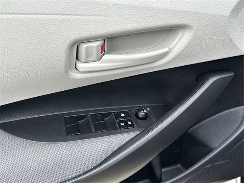 Certified 2025 Toyota Corolla LE image 13