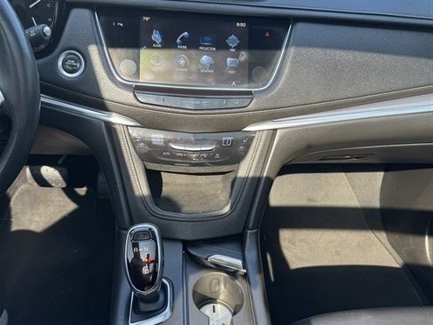 Used 2018 Cadillac XT5 Premium Luxury AWD/4WD image 17