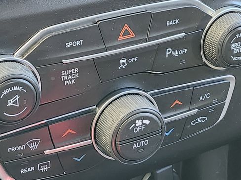 Used 2016 Dodge Charger R/T Scat Pack w/ Beats Audio Group image 33