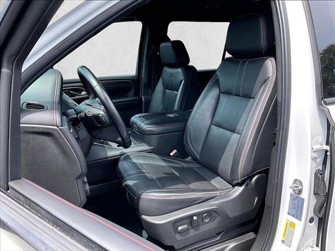 Used 2021 Chevrolet Suburban RST AWD/4WD image 27