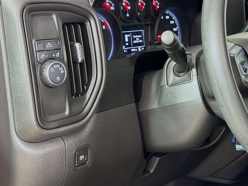 Used 2021 Chevrolet Silverado 1500 Custom image 10
