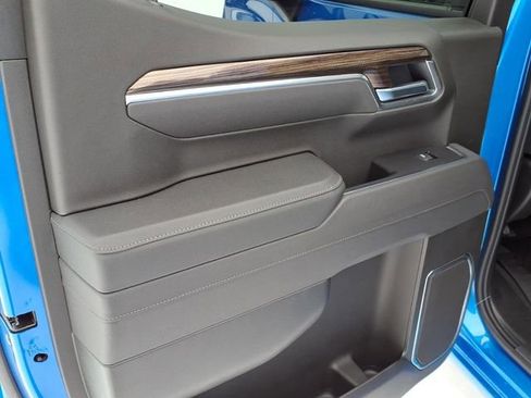 Used 2025 Chevrolet Silverado 1500 LT image 9