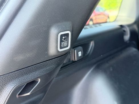 Used 2023 Jeep Grand Cherokee Altitude RWD image 10