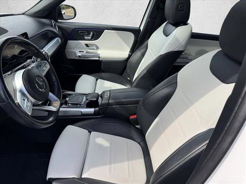 Used 2023 Mercedes-Benz GLB 250 4MATIC image 10