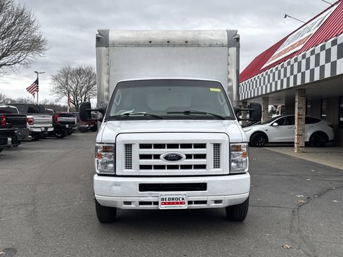 Used 2019 Ford E-350 and Econoline 350 Super Duty image 2