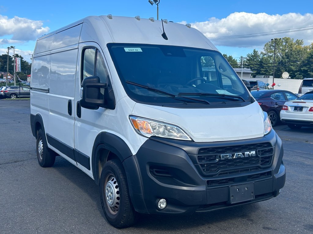 Used 2024 RAM ProMaster 2500 w/ Convenience Group FWD image 3