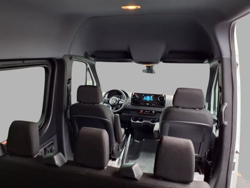 Used 2024 Mercedes-Benz Sprinter 2500 image 22