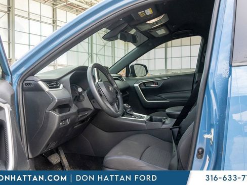 Used 2024 Toyota RAV4 SE AWD/4WD image 3