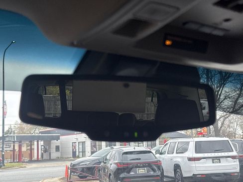 Used 2016 Cadillac Escalade Premium image 26