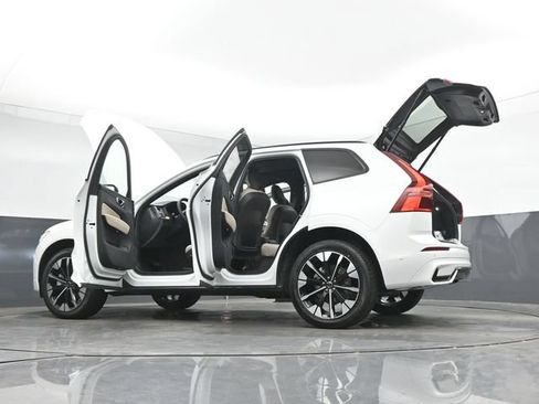 New 2026 Volvo XC60 B5 Plus w/ Protection Package Premier AWD/4WD image 55