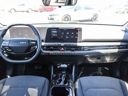 Used 2025 Kia K4 FWD image 12
