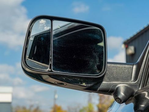 Used 2020 RAM 3500 Limited image 11