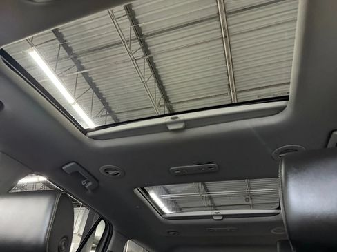 Used 2019 GMC Acadia SLT w/ Black Edition AWD/4WD image 26