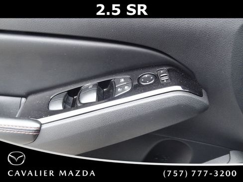 Used 2024 Nissan Altima 2.5 SR FWD image 18