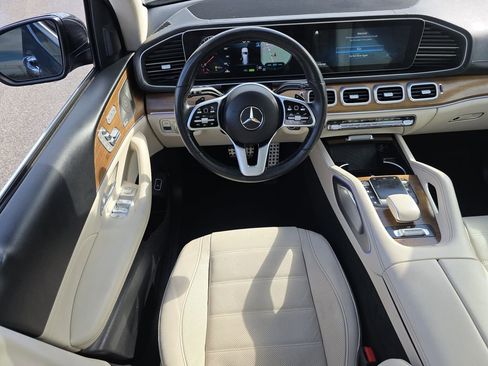 Used 2022 Mercedes-Benz GLS 450 4MATIC image 2