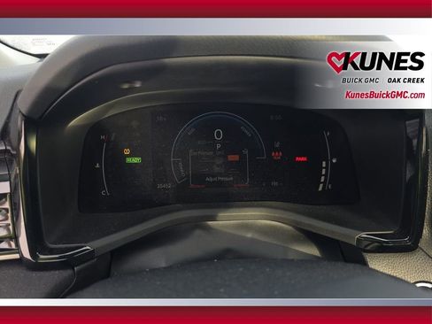 Used 2025 Toyota Camry SE image 18