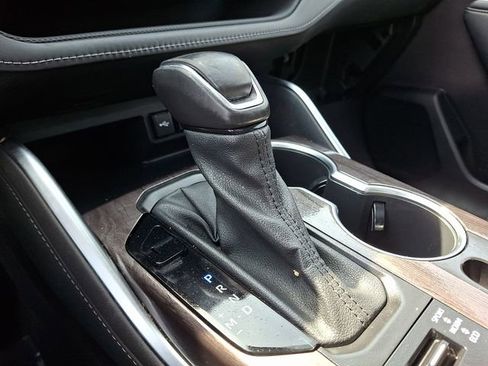 Used 2021 Toyota Highlander Limited image 16