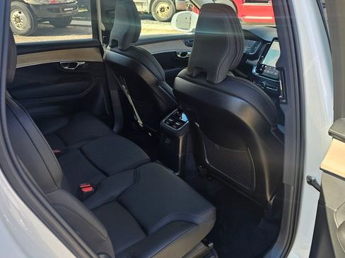 Certified 2025 Volvo XC90 T8 Plus w/ Protection Package Premier AWD/4WD image 9