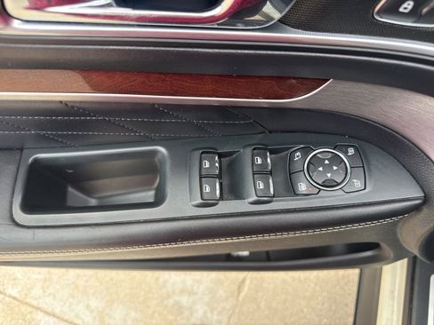 Used 2018 Ford Explorer Platinum AWD/4WD image 14