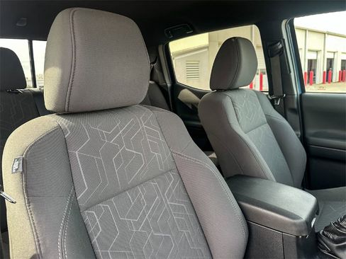 Used 2019 Toyota Tacoma TRD Off-Road image 23