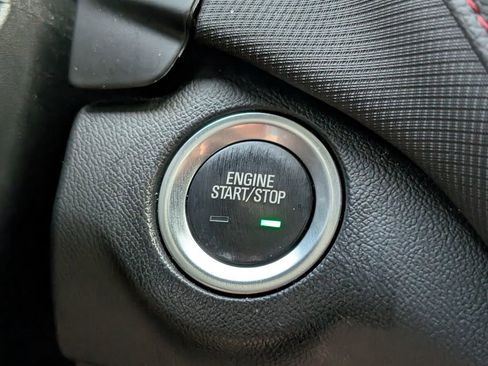 Used 2023 Chevrolet Equinox RS w/ RS Leather Package FWD image 31