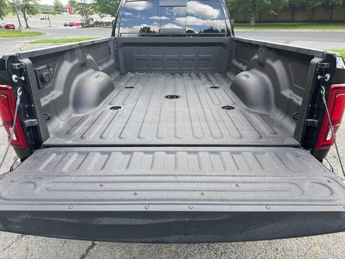 New 2025 RAM 2500 Laramie AWD/4WD image 10