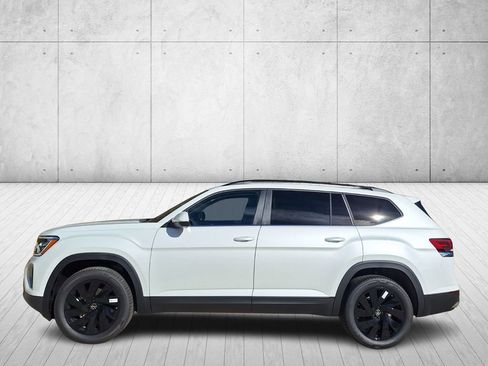 New 2026 Volkswagen Atlas SE image 2