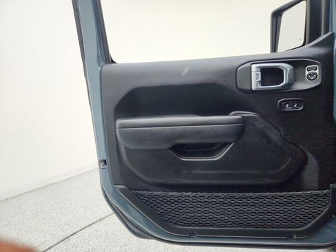 Used 2024 Jeep Wrangler Sport S image 19