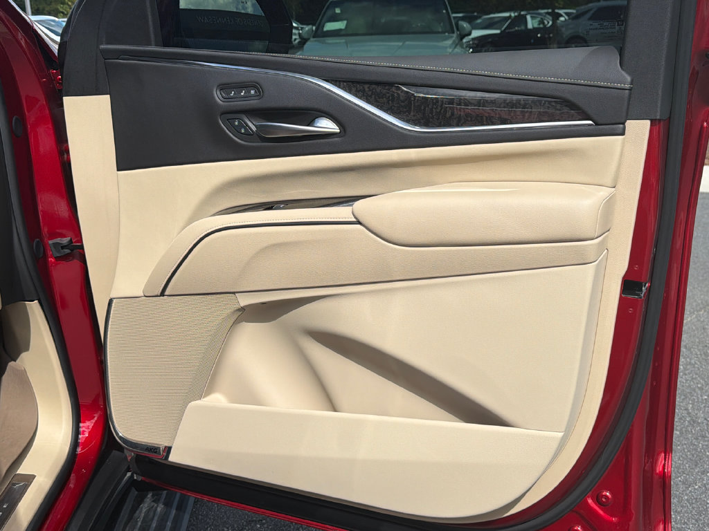 Used 2024 Cadillac Escalade Premium Luxury w/ Performance Package AWD/4WD image 15