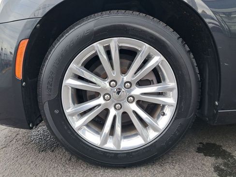 Used 2016 Chrysler 300 C image 27