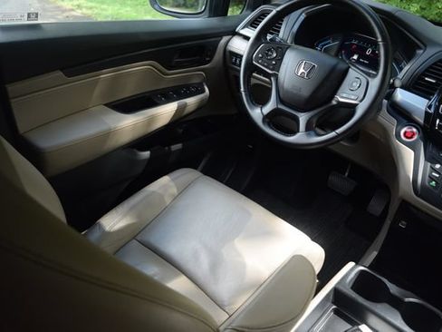 Used 2024 Honda Odyssey EX-L image 2