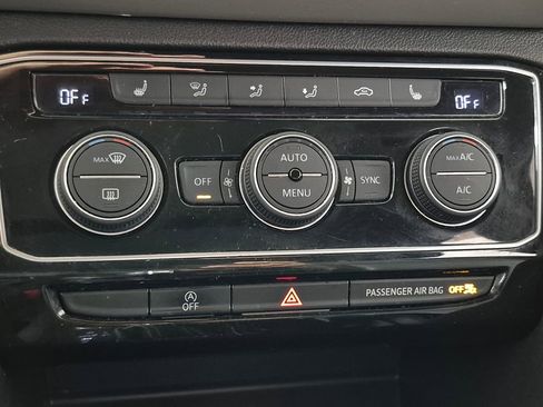 Used 2021 Volkswagen Atlas Cross Sport SEL R-Line AWD/4WD image 20