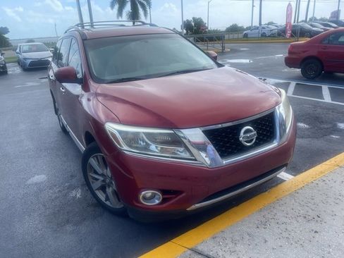 Used 2014 Nissan Pathfinder Platinum w/ Platinum Premium Package image 2