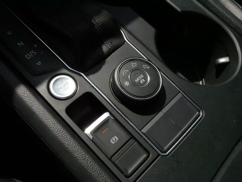 Used 2019 Volkswagen Atlas SE w/ Towing Package AWD/4WD image 29