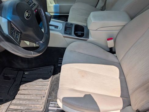 Used 2013 Subaru Legacy 2.5i Premium w/ All-Weather Pkg + Moonroof AWD/4WD image 35