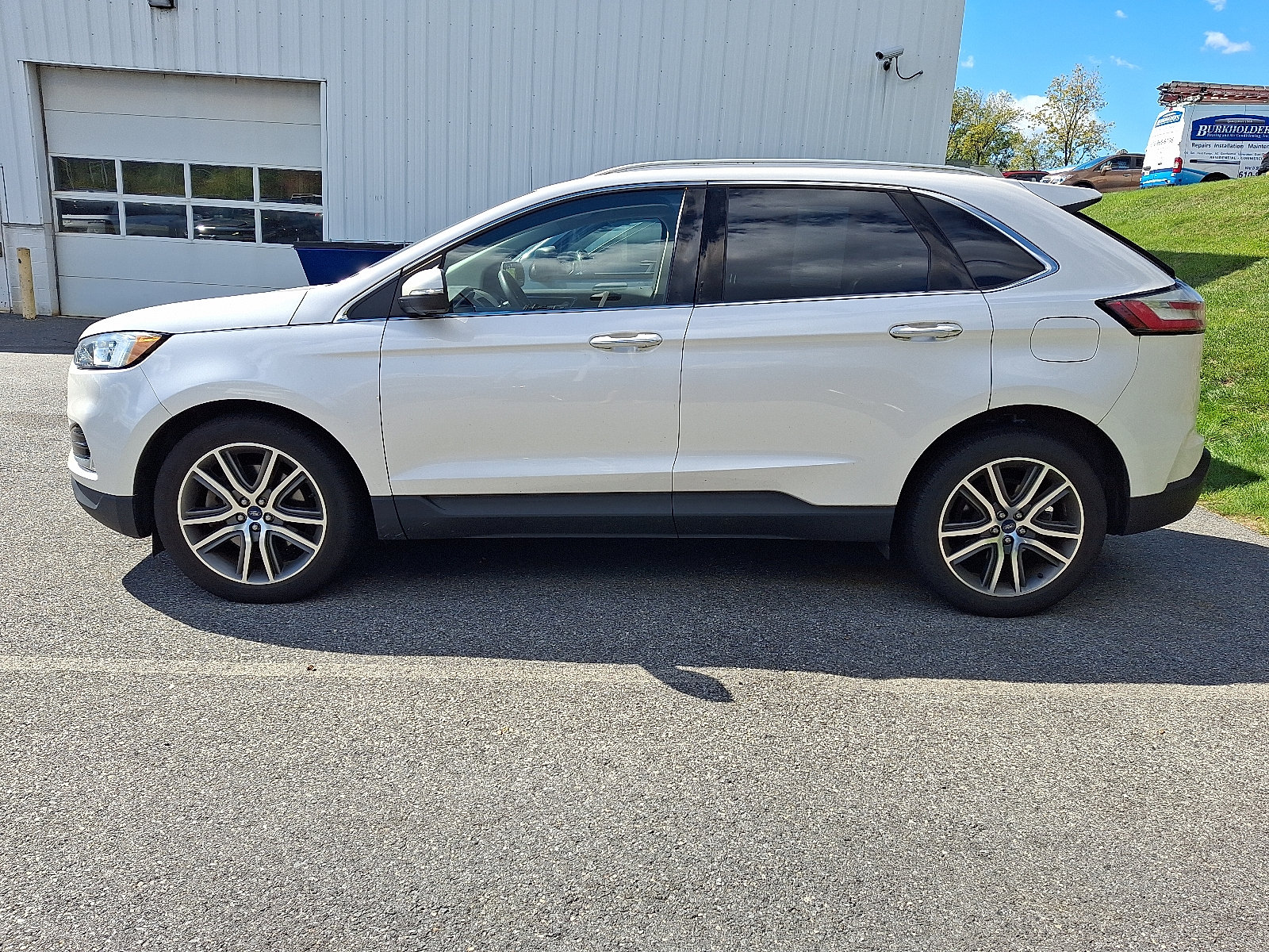 Used 2019 Ford Edge Titanium w/ Cold Weather Package AWD/4WD image 4