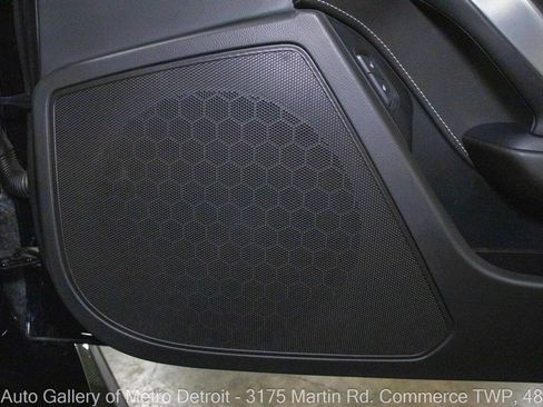 Used 2016 Chevrolet Corvette Z06 w/ 3LZ Preferred Equipment Group RWD image 39