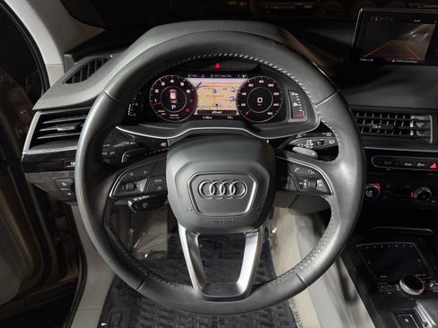Used 2018 Audi Q7 3.0T Premium Plus w/ Premium Plus Package AWD/4WD image 12