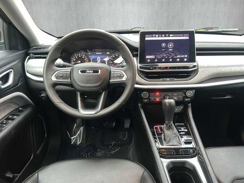 Used 2022 Jeep Compass Latitude image 14