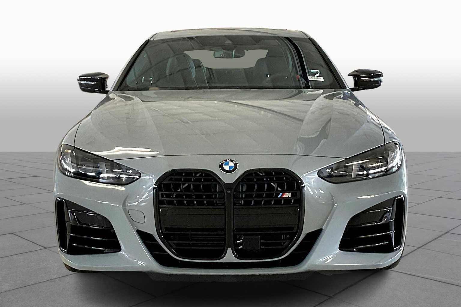 Used 2026 BMW M440i Coupe w/ Premium Package RWD image 3