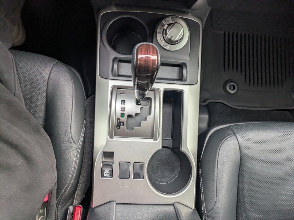Used 2022 Toyota 4Runner Limited AWD/4WD image 21