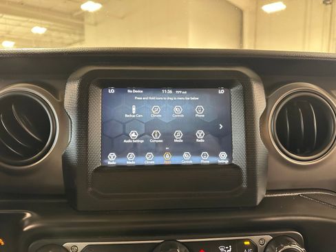 Used 2022 Jeep Wrangler Unlimited Sport AWD/4WD image 29