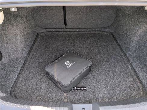 Used 2023 Volkswagen Jetta SE image 6