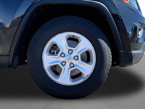 Used 2014 Jeep Grand Cherokee Laredo AWD/4WD image 8