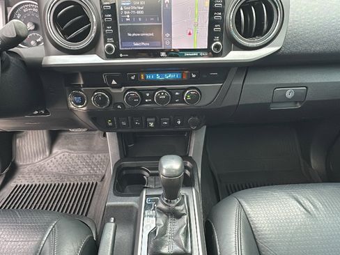 Used 2021 Toyota Tacoma TRD Off-Road w/ TRD Premium Off Road Package image 23