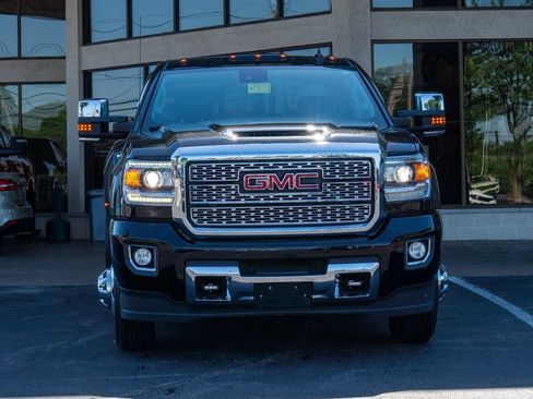 Used 2018 GMC Sierra 3500 Denali w/ Duramax Plus Package AWD/4WD image 7