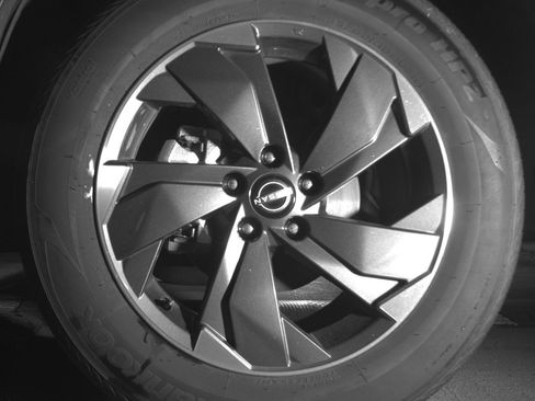 Used 2025 Nissan Rogue SV image 12