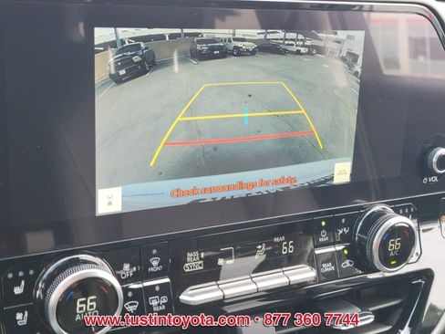 Used 2023 Toyota Highlander Limited FWD image 24
